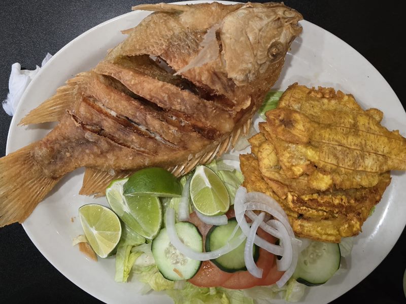 La Estacion Colombiana food